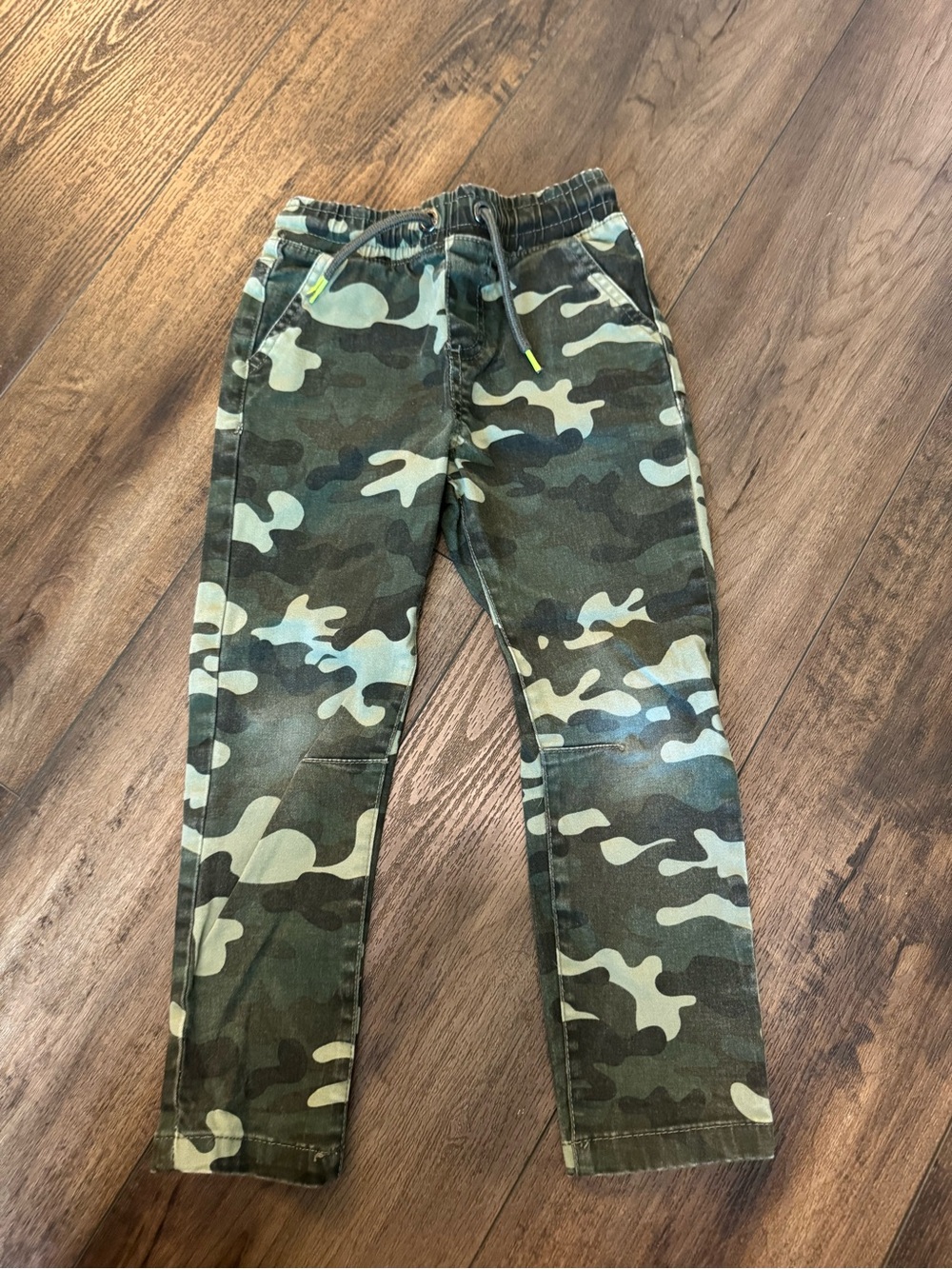 Boys size 4 camo pants